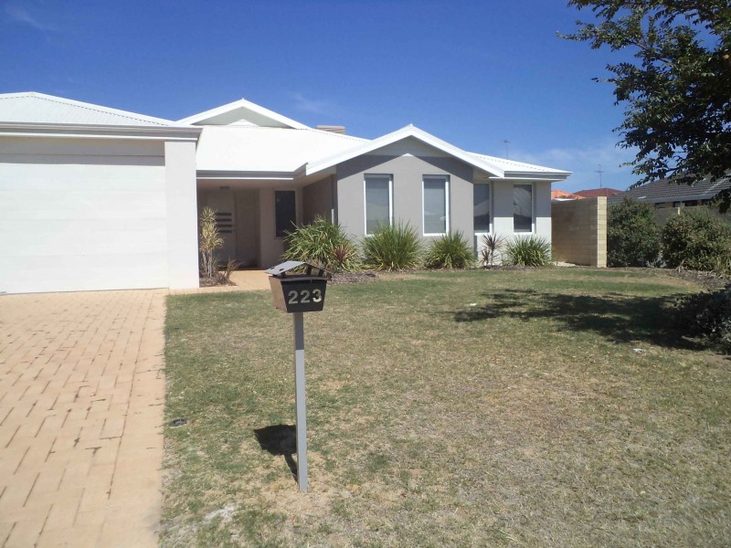 223 Peelwood Parade, Halls Head WA 6210