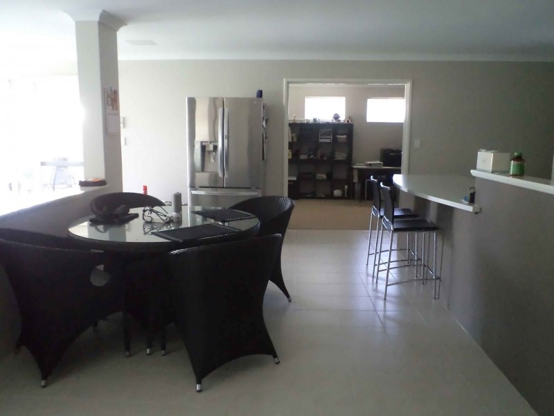 223 Peelwood Parade, Halls Head WA 6210