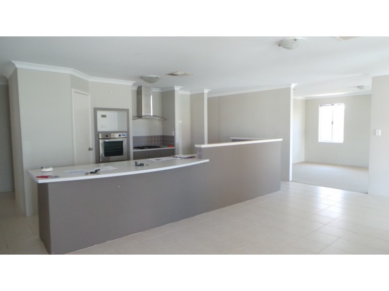 223 Peelwood Parade, Halls Head WA 6210