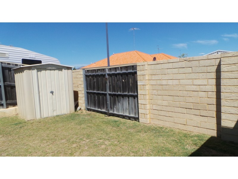223 Peelwood Parade, Halls Head WA 6210