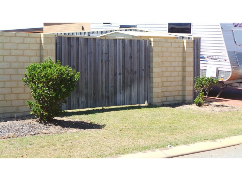 223 Peelwood Parade, Halls Head WA 6210