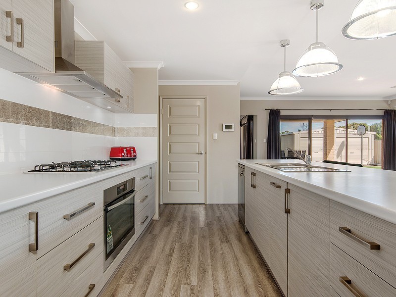15 Chestnut Street, Pinjarra WA 6208