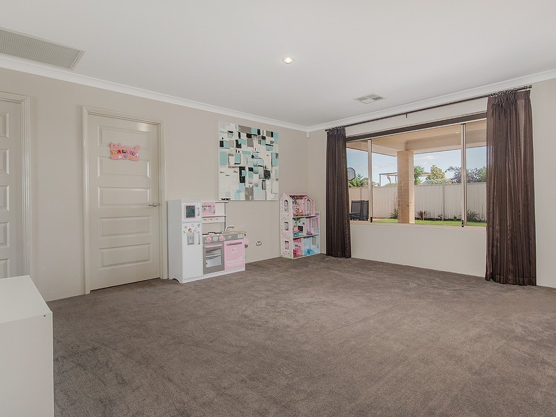 15 Chestnut Street, Pinjarra WA 6208