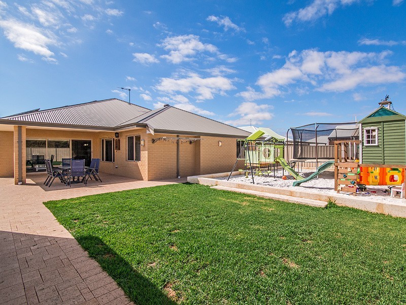 15 Chestnut Street, Pinjarra WA 6208