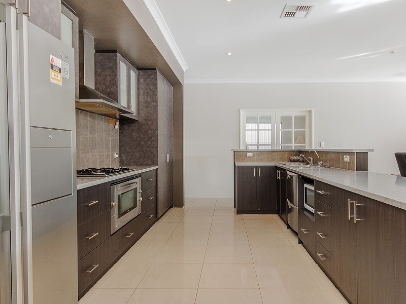 33 Eldorado Loop, Meadow Springs WA 6210