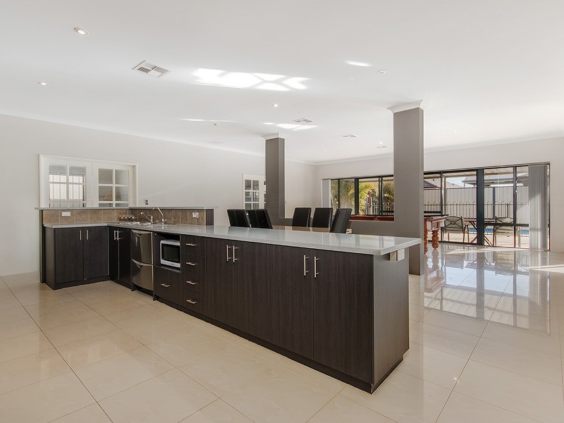 33 Eldorado Loop, Meadow Springs WA 6210