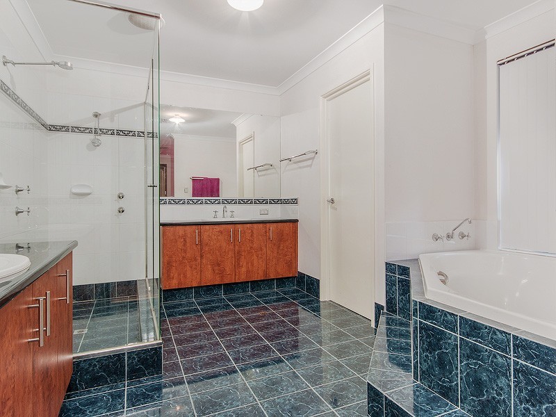 33 Eldorado Loop, Meadow Springs WA 6210