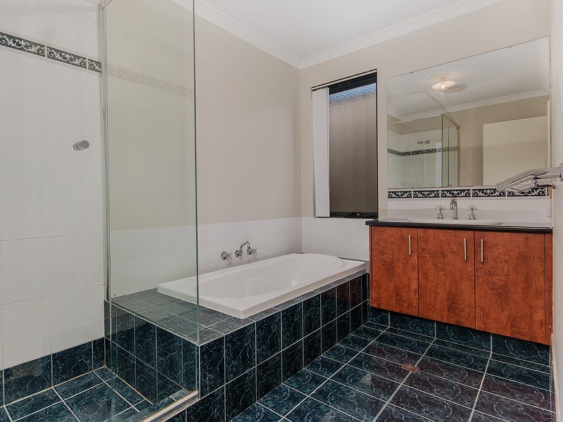 33 Eldorado Loop, Meadow Springs WA 6210