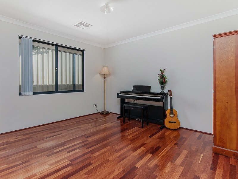 33 Eldorado Loop, Meadow Springs WA 6210