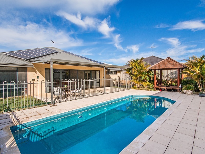 33 Eldorado Loop, Meadow Springs WA 6210