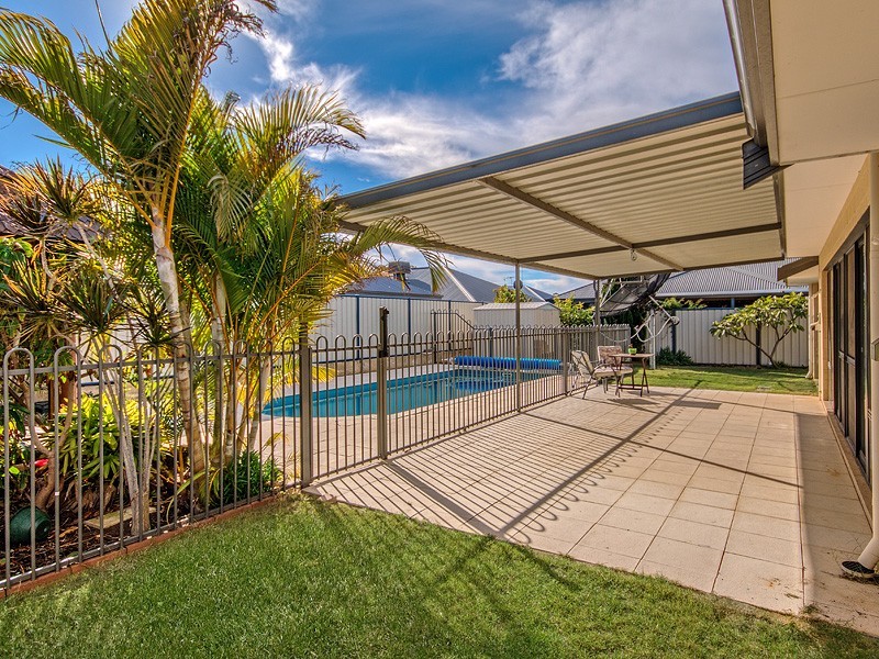 33 Eldorado Loop, Meadow Springs WA 6210