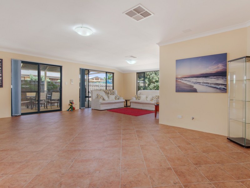 8 Bethel Cnr, Halls Head WA 6210