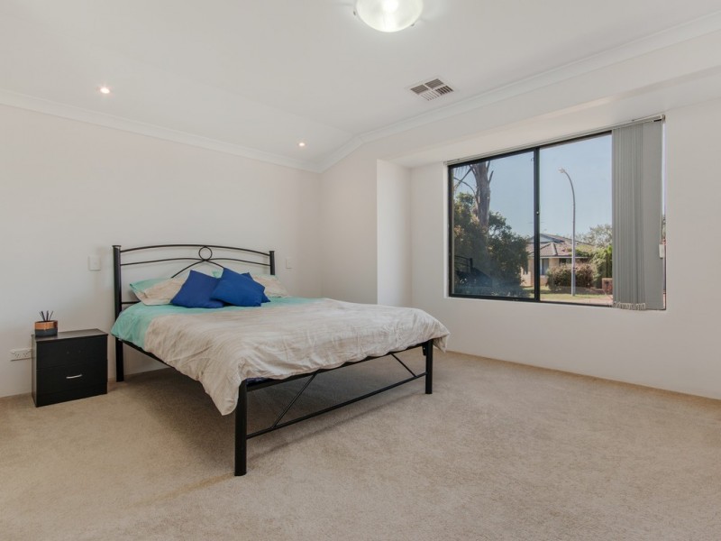 8 Bethel Cnr, Halls Head WA 6210