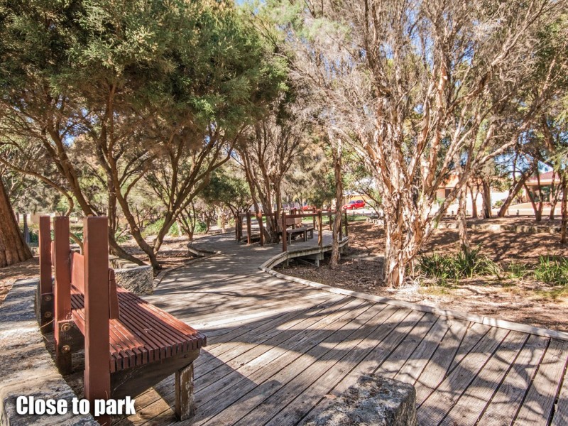 8 Bethel Cnr, Halls Head WA 6210