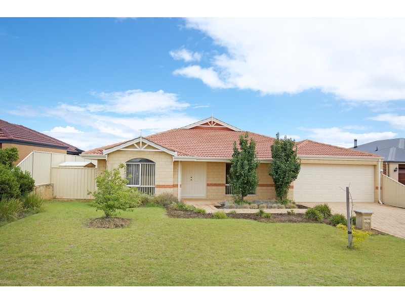 13 Teague Way, Lakelands WA 6180