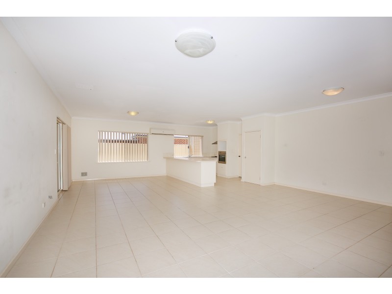 13 Teague Way, Lakelands WA 6180