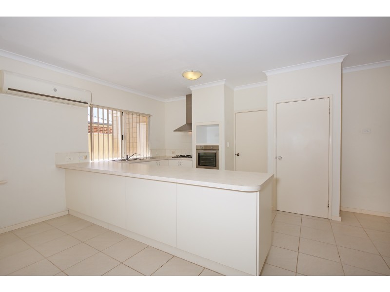 13 Teague Way, Lakelands WA 6180