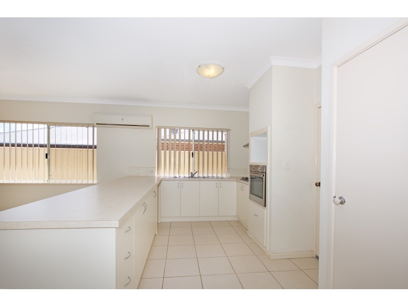 13 Teague Way, Lakelands WA 6180