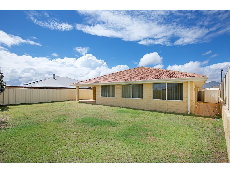 13 Teague Way, Lakelands WA 6180