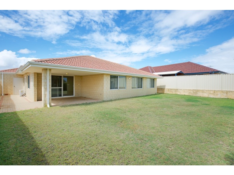 13 Teague Way, Lakelands WA 6180