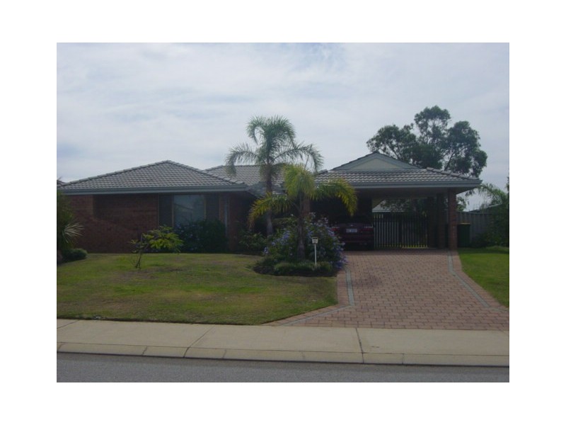 25 Floribunda Avenue, Halls Head WA 6210