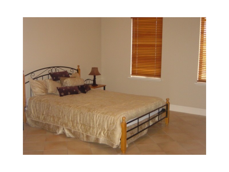 12 Condor Mews, Halls Head WA 6210