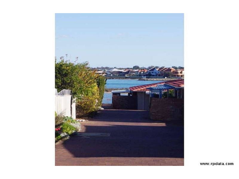 10/11 Leslie Street, Dudley Park WA 6210