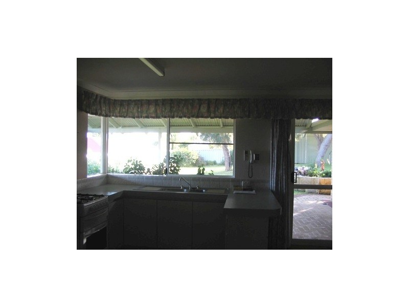 12 Coppercups Place, Halls Head WA 6210