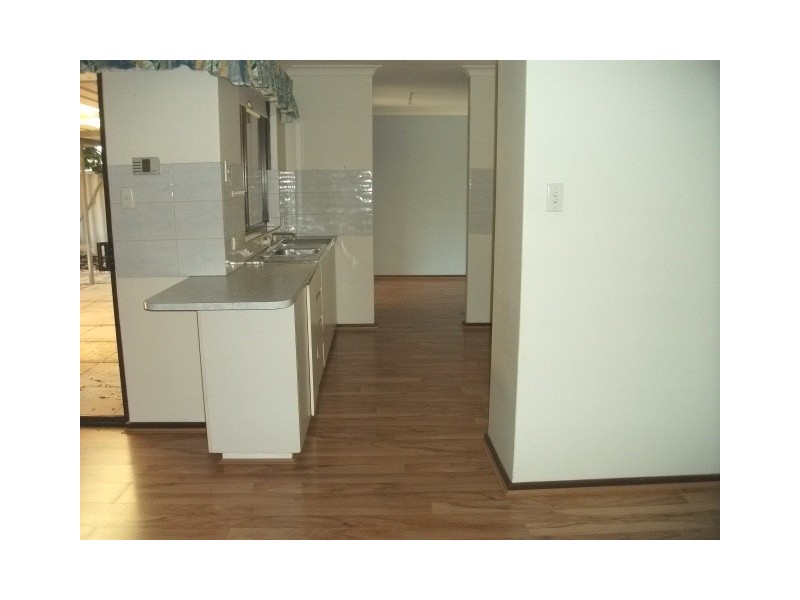 12 Sandford Crescent, Halls Head WA 6210