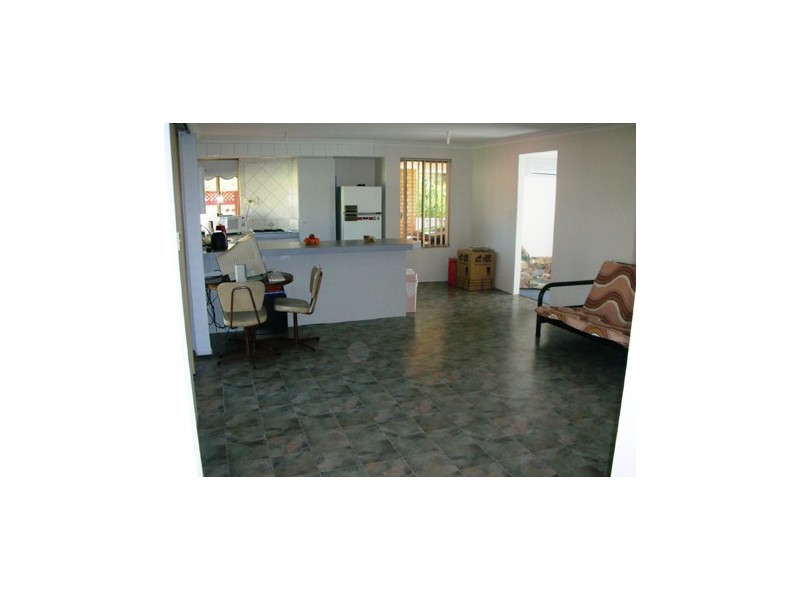 16 Maroonah Road, Golden Bay WA 6174