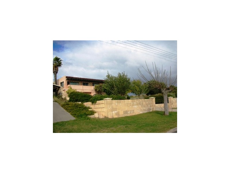 6 Minos Place, San Remo WA 6210