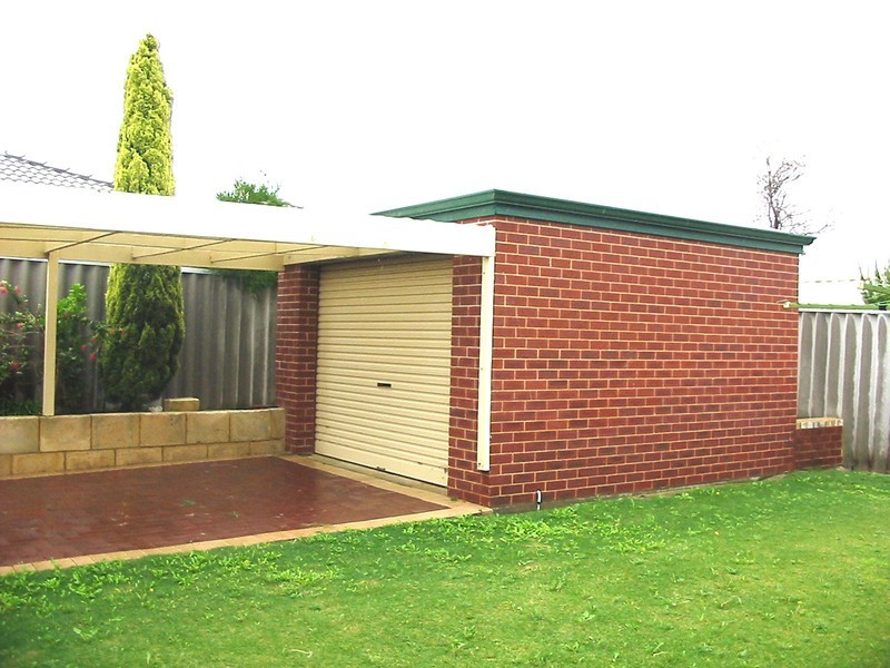 6 Chennile Vista, Halls Head WA 6210