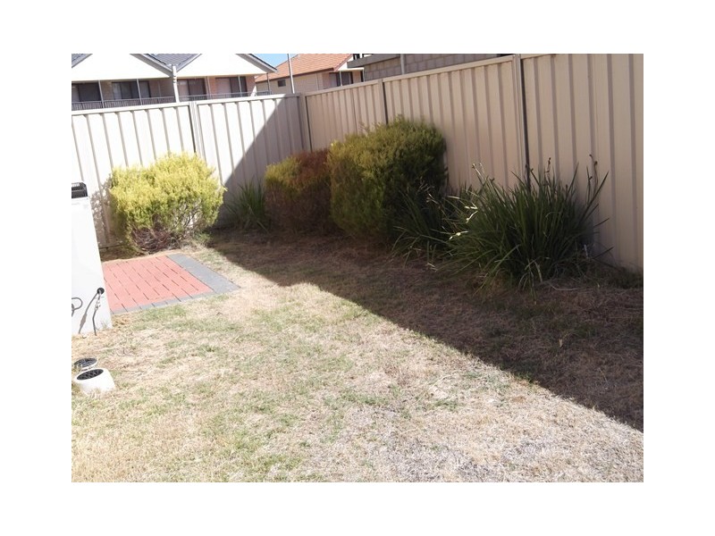 4/70 Waldron Boulevard, Greenfields WA 6210