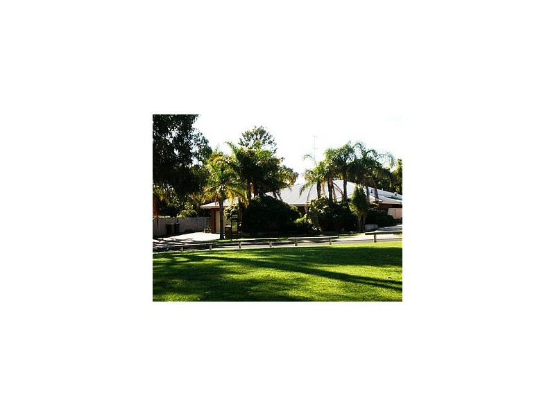 3 Lowden Rd, Greenfields WA 6210