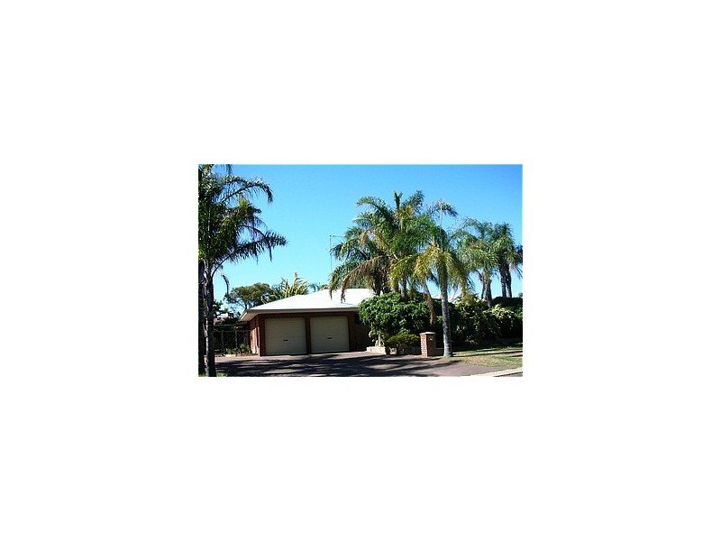 3 Lowden Rd, Greenfields WA 6210
