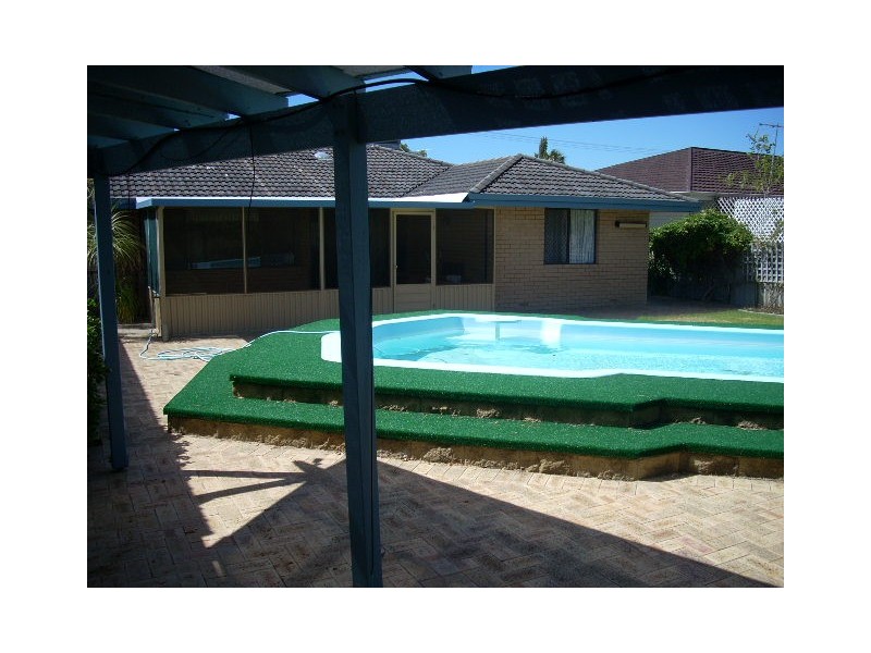 15 Curlew Steet, Dudley Park WA 6210