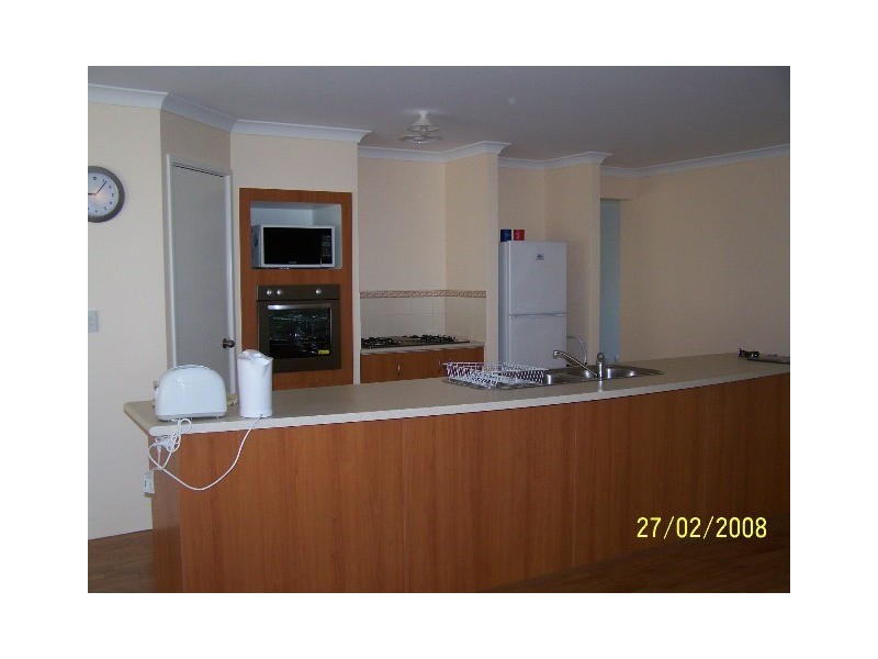 5 Chalice Rise, Lakelands WA 6210