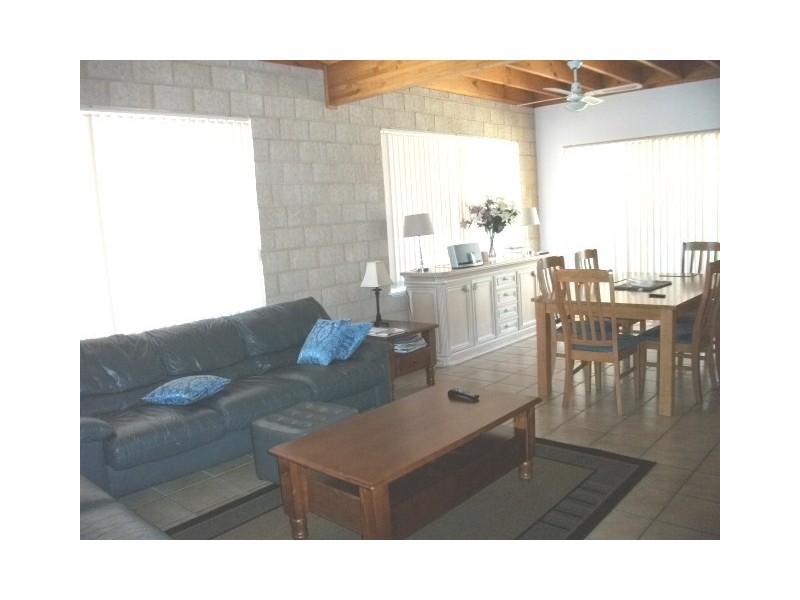 1 Bight Court, San Remo WA 6210