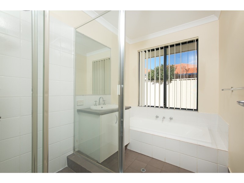 11 Golden Grove, Coodanup WA 6210