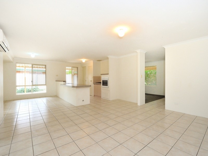 24 St Annes Tce, Meadow Springs WA 6210