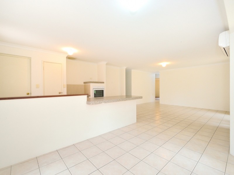 24 St Annes Tce, Meadow Springs WA 6210