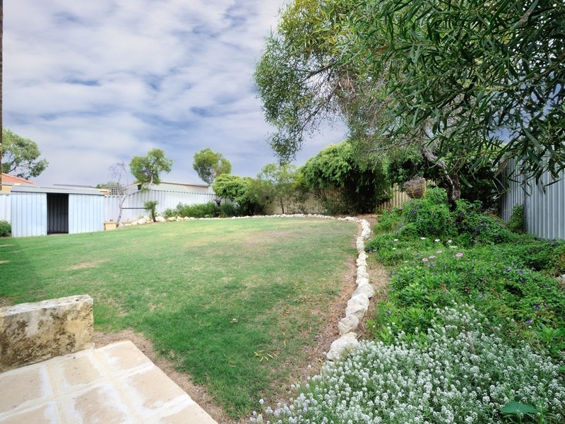 24 St Annes Tce, Meadow Springs WA 6210