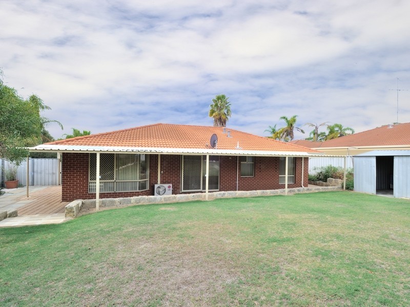 24 St Annes Tce, Meadow Springs WA 6210