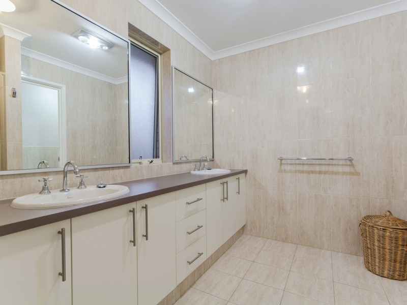 6 Wells Road, Pinjarra WA 6208