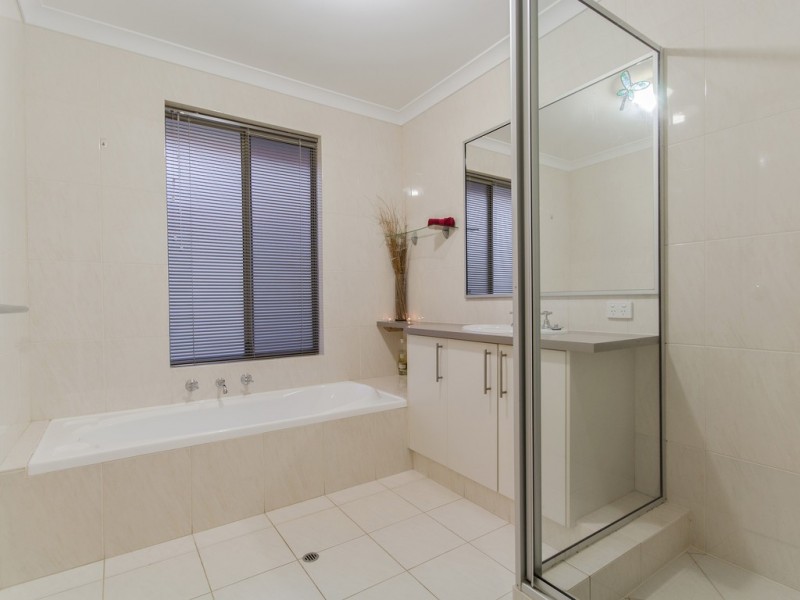 6 Wells Road, Pinjarra WA 6208