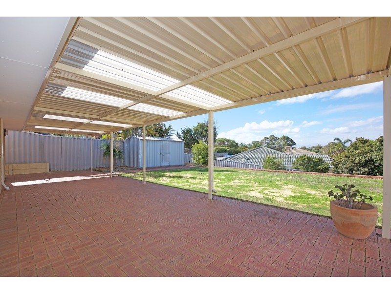 23 Casuarina Drive, Halls Head WA 6210