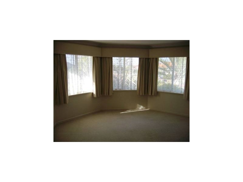 14 Malibu Point, Halls Head WA 6210