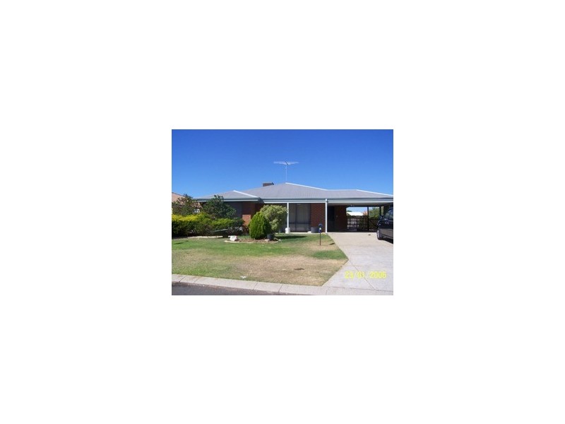 2 Brampton Place, Meadow Springs WA 6210