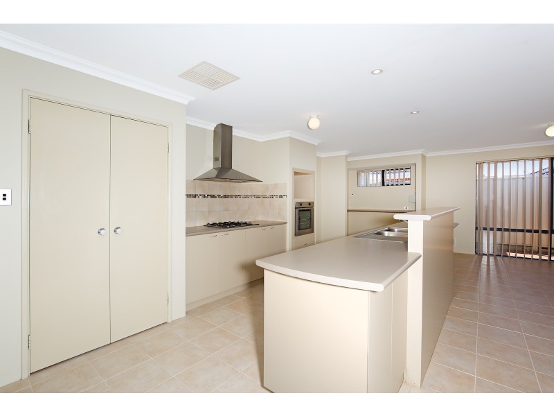 3 Shelduck Way, Dudley Park WA 6210