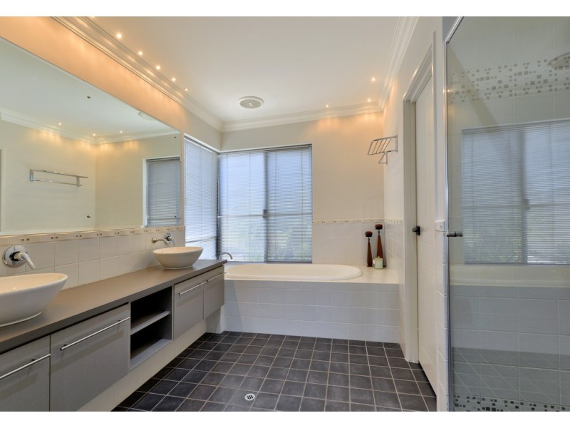 23 Nyari Court, Halls Head WA 6210